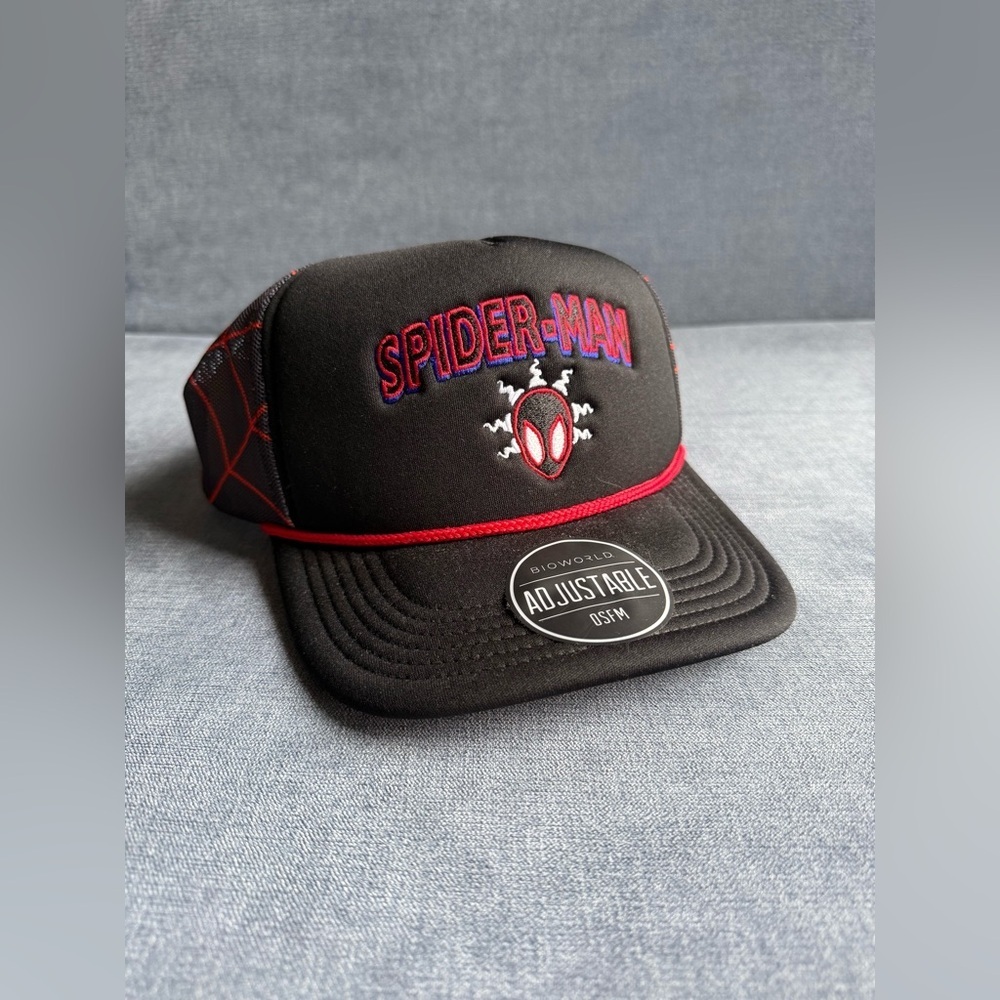 Bioworld Spider-Man Unisex Adjustable Mesh Snap Back Trucker Hat New Embroidered